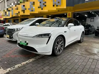 智界 Zhijie R7 · 2024 год