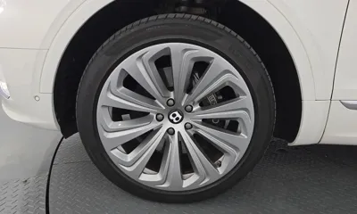 Bentley Bentayga 2022, 64578 км, за 114874.62 USD