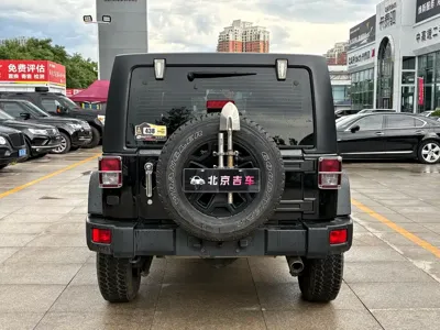 Jeep Wrangler 2014, 200000 км, за 14537.68 USD