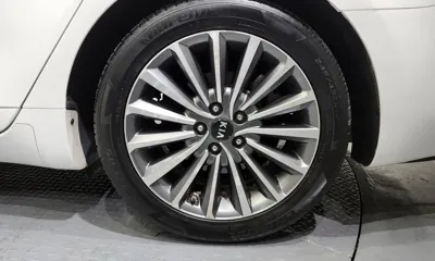 Kia K7 2016, 158872 км, за 7220.69 USD