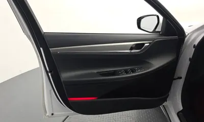 Hyundai Grandeur 2023, 72878 км, за 12638.44 USD - фото 24