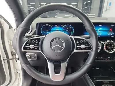 Mercedes-Benz GLA-Class 2021, 96798 км, за 16345.02 USD - фото 9