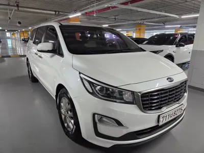 Kia Canival 2020, 113935 км, за 6874.67 USD