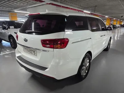 Kia Canival 2020, 113935 км, за 6874.67 USD