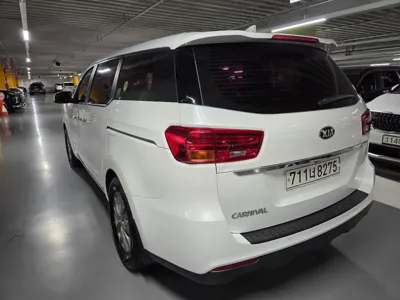 Kia Canival 2020, 113935 км, за 6874.67 USD