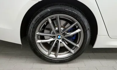 BMW 5-Series 2018, 126017 км, за 13538.15 USD