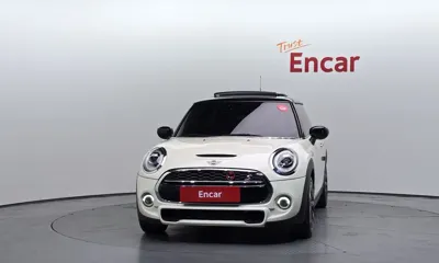 MINI Cooper 2020, 46082 км, за 14756.54 USD