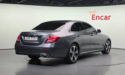 Mercedes-Benz E-Class 2017, 144046 км, за 10531.1 USD