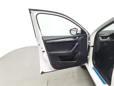 Skoda Octavia 2017, 75000 км, за 4832.84 USD - фото 8