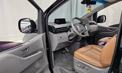 Hyundai Staria 2023, 132289 км, за 21803.76 USD - фото 10
