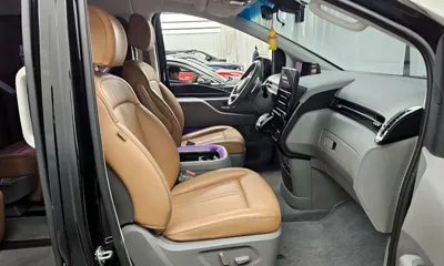 Hyundai Staria 2023, 132289 км, за 21803.76 USD - фото 11