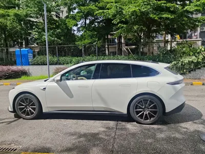 Nio ET5T 2023, 34400 км, за 17972.7 USD