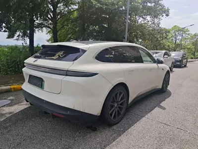 Nio ET5T 2023, 34400 км, за 17972.7 USD
