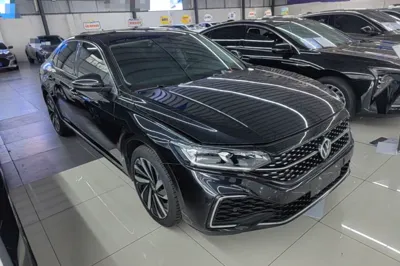 Volkswagen Passat 2022, 58800 км, за 18735 USD
