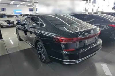 Volkswagen Passat 2022, 58800 км, за 18735 USD