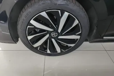 Volkswagen Passat 2022, 58800 км, за 18735 USD - фото 10