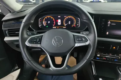 Volkswagen Passat 2022, 58800 км, за 18735 USD - фото 13