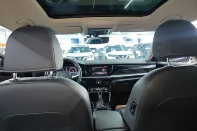 Volkswagen Passat 2022, 58800 км, за 18735 USD - фото 21