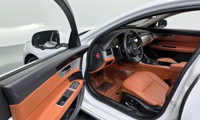 Jaguar XF 2018, 81278 км, за 8131.68 USD - фото 10