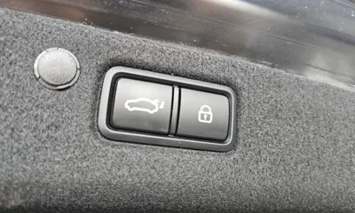 Hyundai Grandeur 2020, 65980 км, за 16474.57 USD - фото 32