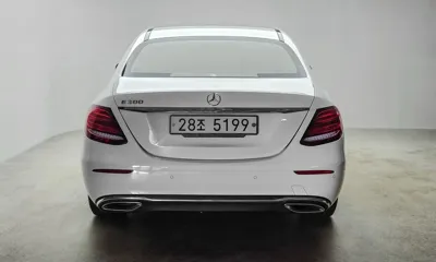 Mercedes-Benz E-Class 2018, 96935 км, за 12406.46 USD