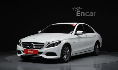 Mercedes-Benz C-Class · 2018 год