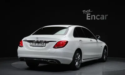 Mercedes-Benz C-Class 2018, 67022 км, за 13522.38 USD