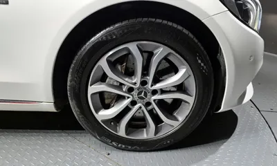 Mercedes-Benz C-Class 2018, 67022 км, за 13522.38 USD