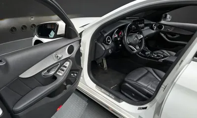 Mercedes-Benz C-Class 2018, 67022 км, за 13522.38 USD - фото 10