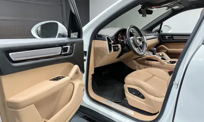 Porsche Cayenne 2022, 47768 км, за 64750.57 USD - фото 11