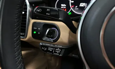 Porsche Cayenne 2022, 47768 км, за 64750.57 USD - фото 17