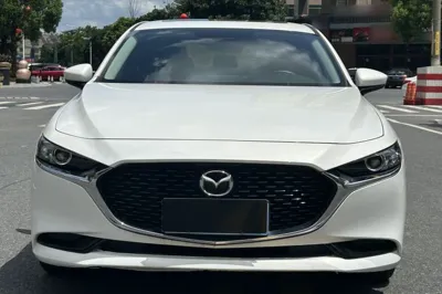 Mazda Mazda 3 Axela 2021, 43700 км, за 11858 USD