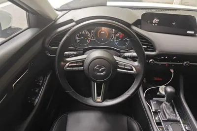 Mazda Mazda 3 Axela 2021, 43700 км, за 11858 USD - фото 9