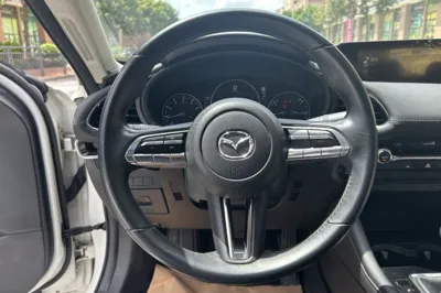 Mazda Mazda 3 Axela 2021, 43700 км, за 11858 USD - фото 22