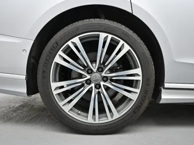 Audi A8 2021, 175000 км, за 28332.26 USD - фото 17