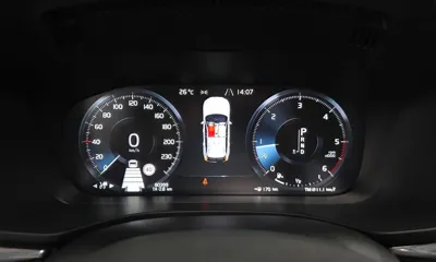 Volvo XC60 2020, 80399 км, за 20491.82 USD - фото 8