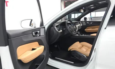 Volvo XC60 2020, 80399 км, за 20491.82 USD - фото 10