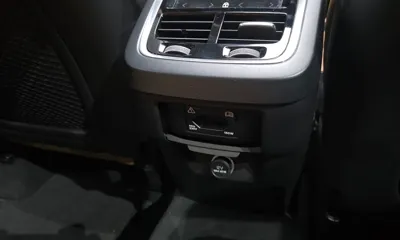 Volvo XC60 2020, 80399 км, за 20491.82 USD - фото 33