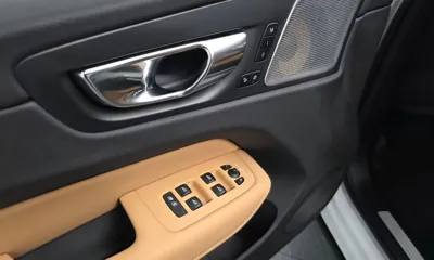 Volvo XC60 2020, 80399 км, за 20491.82 USD - фото 37