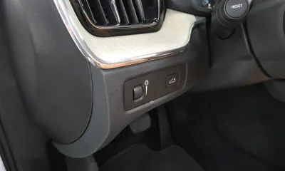 Volvo XC60 2020, 80399 км, за 20491.82 USD - фото 38