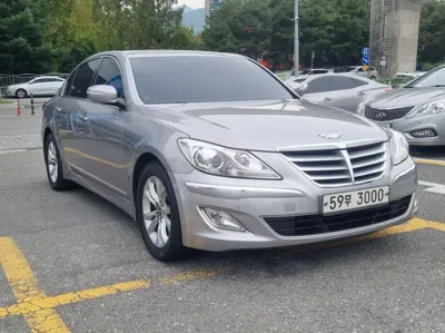 Hyundai Genesis 2013, 128470 км, за 2166.21 USD