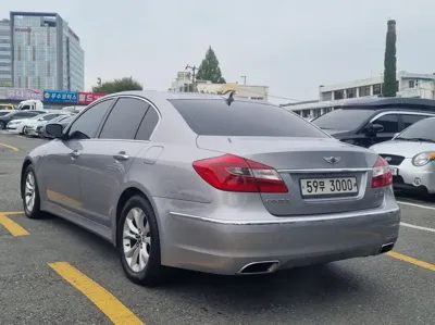 Hyundai Genesis 2013, 128470 км, за 2166.21 USD