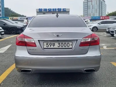 Hyundai Genesis 2013, 128470 км, за 2166.21 USD