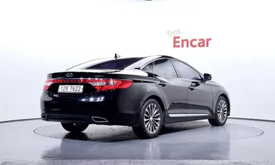 Hyundai Grandeur 2014, 210145 км, за 2973.24 USD