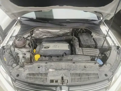 Volkswagen Tiguan 2017, 101400 км, за 6103.54 USD - фото 20
