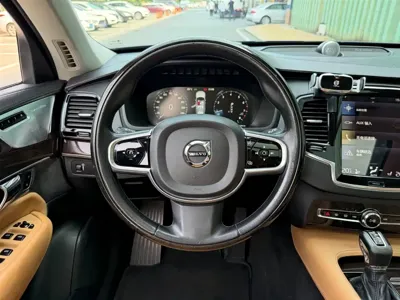 Volvo XC90 2015, 150000 км, за 14419.97 USD
