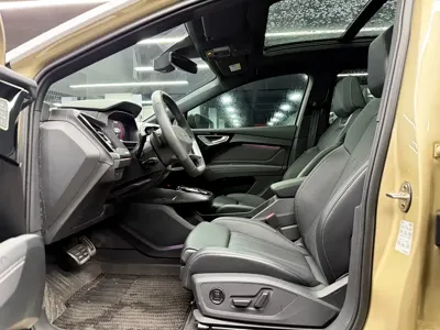 Audi Q4 e-tron 2024, 67000 км, за 18836.27 USD