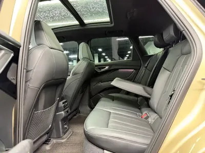 Audi Q4 e-tron 2024, 67000 км, за 18836.27 USD