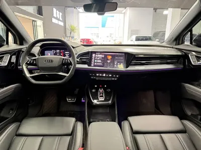 Audi Q4 e-tron 2024, 67000 км, за 18836.27 USD - фото 6