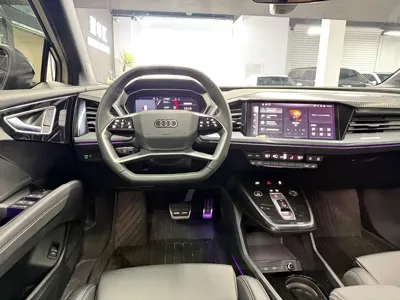 Audi Q4 e-tron 2024, 67000 км, за 18836.27 USD - фото 7